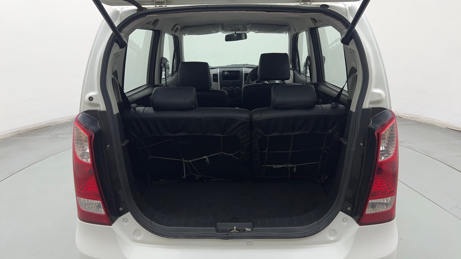 Used 2013 Maruti Suzuki Wagon R LXI Petrol Manual interior DICKY INSIDE VIEW