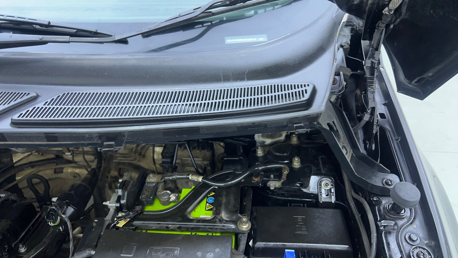 Used 2019 Ford EcoSport Titanium + 1.5L Ti-VCT AT Petrol Automatic engine ENGINE LEFT SIDE HINGE & APRON VIEW