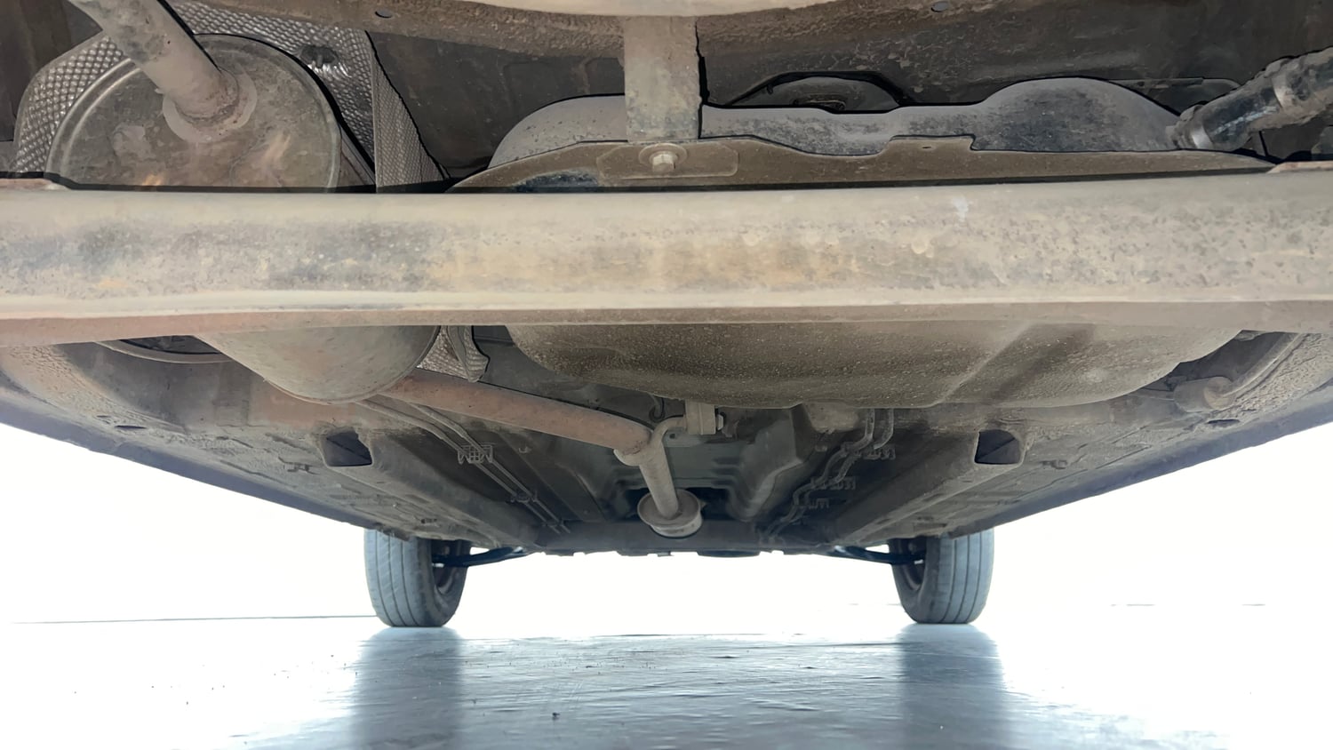 Used 2021 Renault Kwid RXT 1.0 (O) Petrol Manual extra REAR UNDERBODY VIEW (TAKEN FROM REAR)