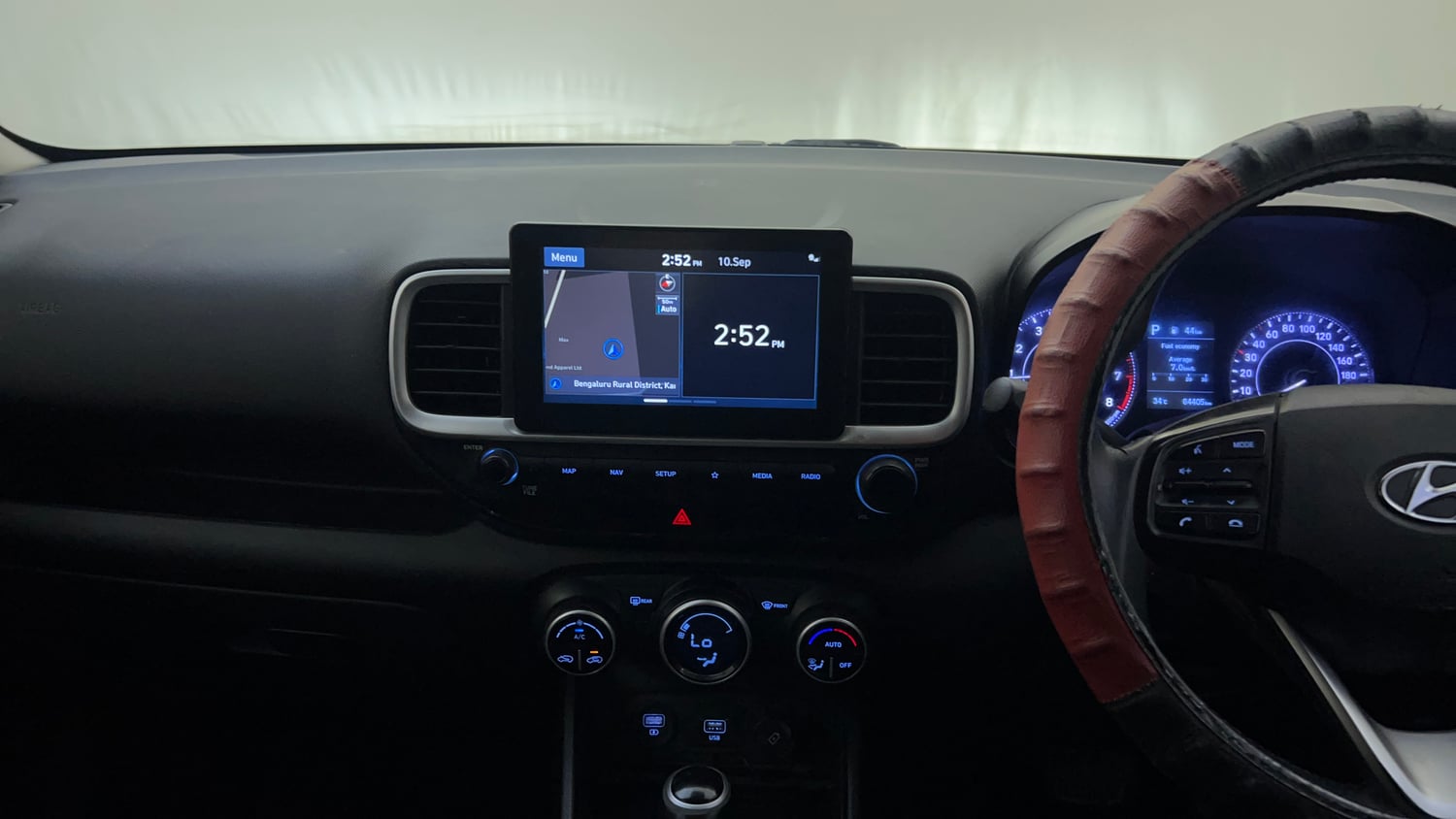 Used 2019 Hyundai Venue SX Plus 1.0 Turbo DCT Petrol Automatic interior MUSIC SYSTEM & AC CONTROL VIEW