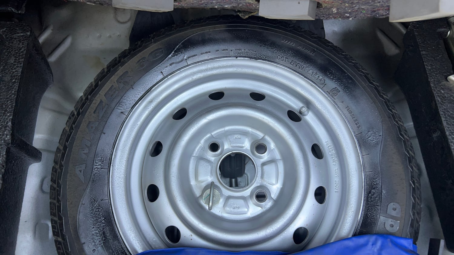 Used 2014 Maruti Suzuki Wagon R LXI Petrol Manual tyres SPARE TYRE VIEW