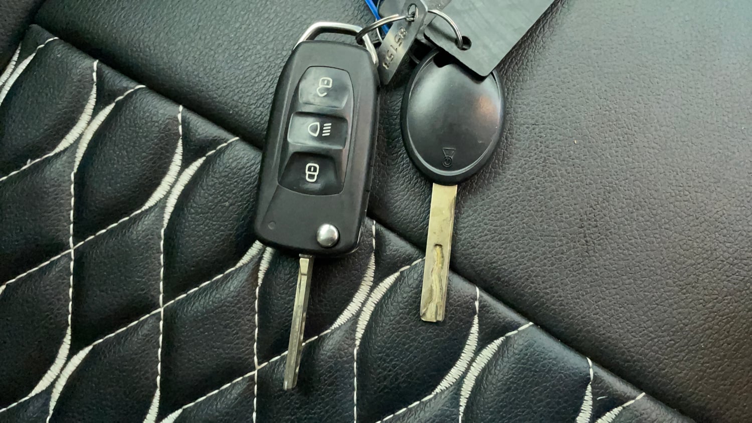 Used 2023 Tata Punch Camo Adventure Rhythm AMT Petrol Automatic extra CAR KEY VIEW