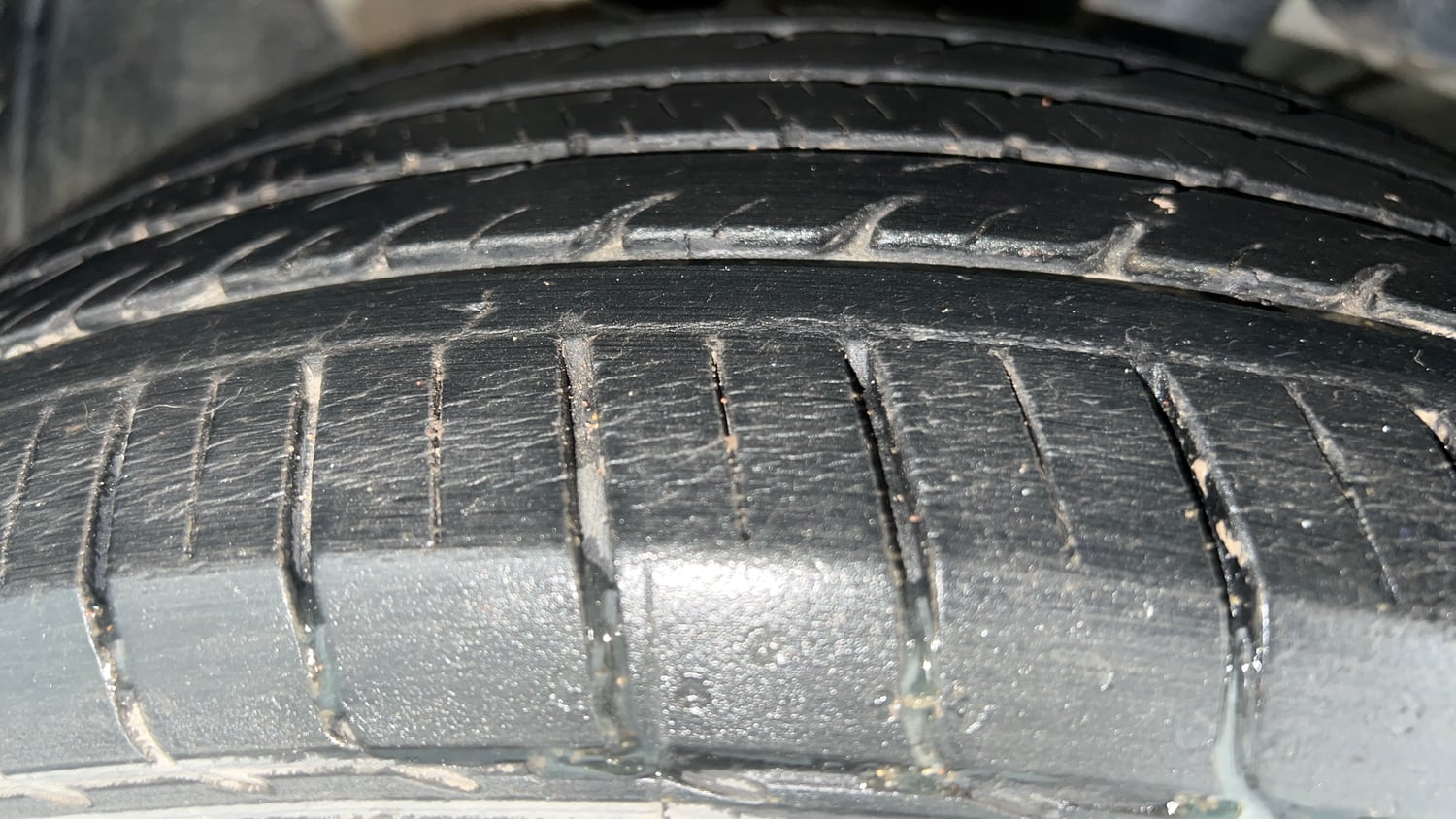 Used 2020 Kia Seltos GTX Plus DCT 1.4 Petrol Automatic tyres LEFT FRONT TYRE TREAD VIEW