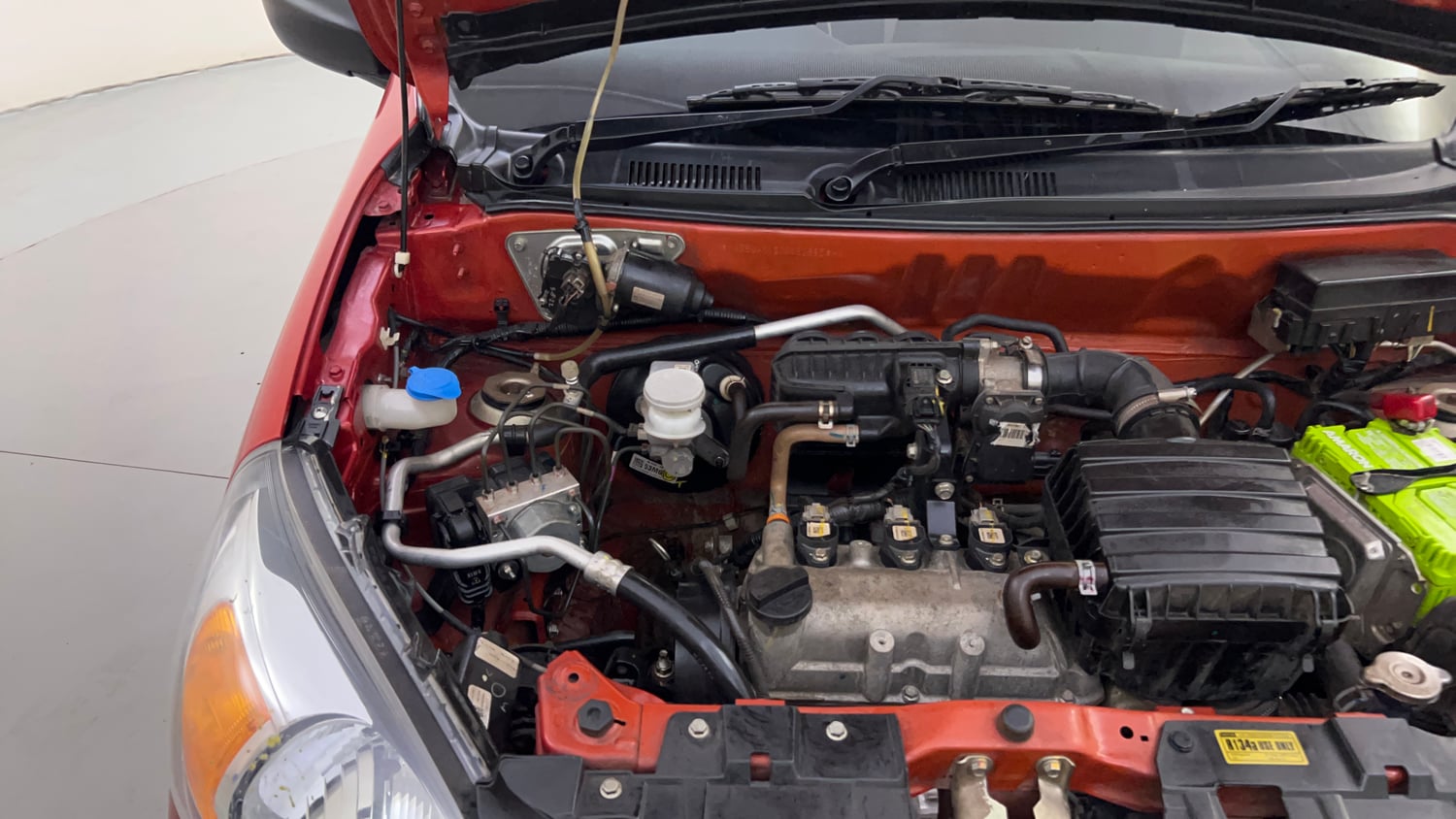 Used 2022 Maruti Suzuki Alto 800 VXi Petrol Manual engine ENGINE RIGHT SIDE HINGE & APRON VIEW