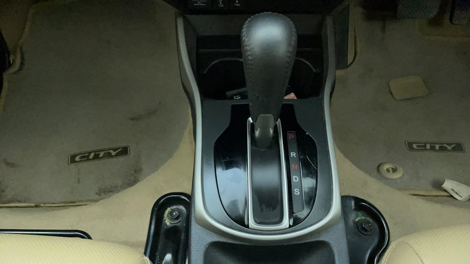 Used 2020 Honda City VX CVT Petrol Petrol Automatic interior GEAR  KNOB VIEW