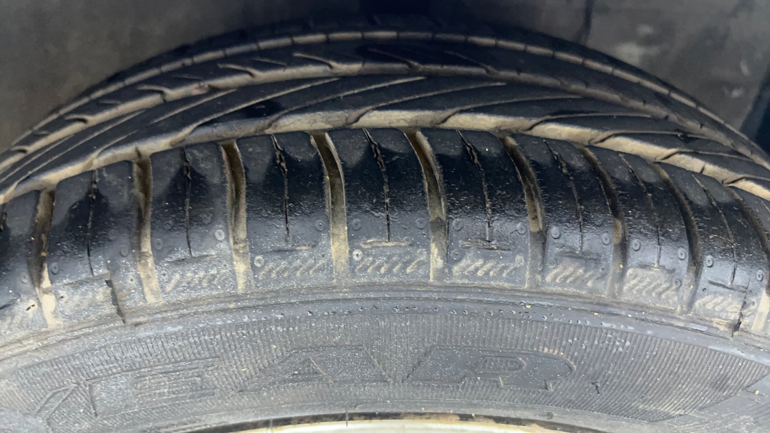 Used 2016 Toyota Etios Liva V Petrol Manual tyres RIGHT FRONT TYRE TREAD VIEW