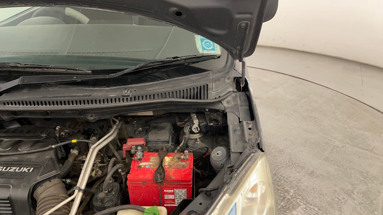 Used 2012 Maruti Suzuki Wagon R LXi Petrol Manual engine ENGINE LEFT SIDE HINGE & APRON VIEW