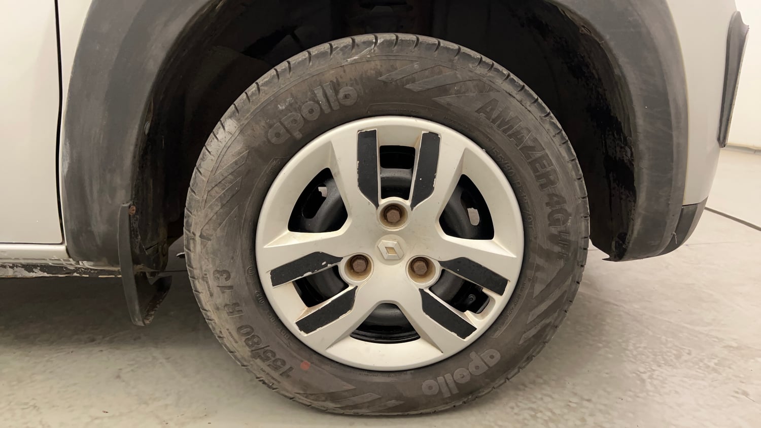 Used 2016 Renault Kwid RXT Petrol Manual tyres RIGHT FRONT TYRE RIM VIEW