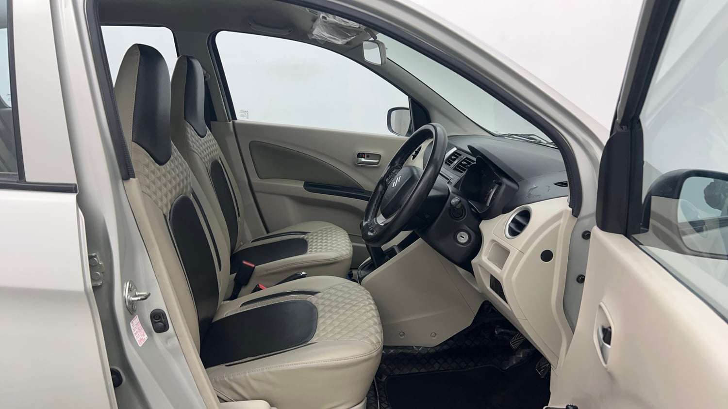 Used 2020 Maruti Suzuki Celerio ZXi Petrol Manual interior RIGHT SIDE FRONT DOOR CABIN VIEW