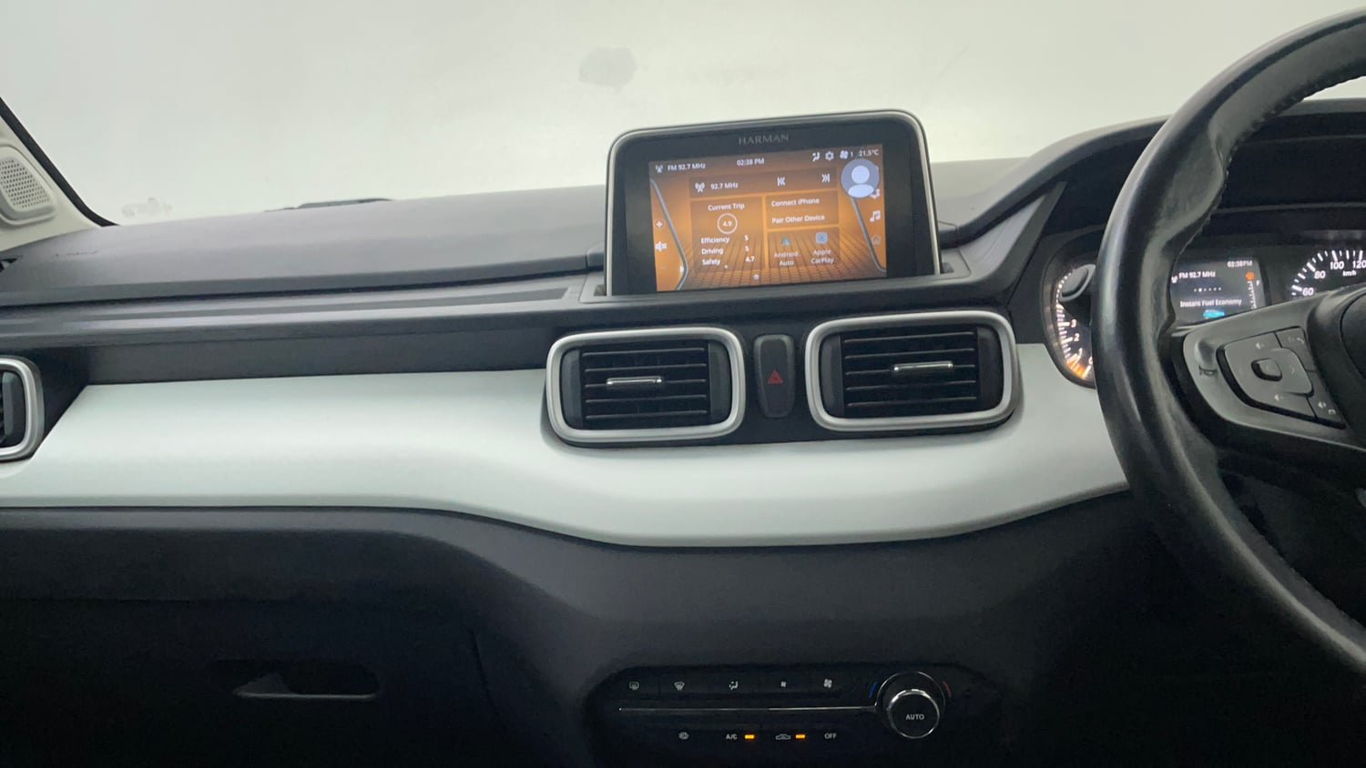 Used 2023 Tata Punch Creative Dual Tone AMT Sunroof Petrol Automatic interior MUSIC SYSTEM & AC CONTROL VIEW