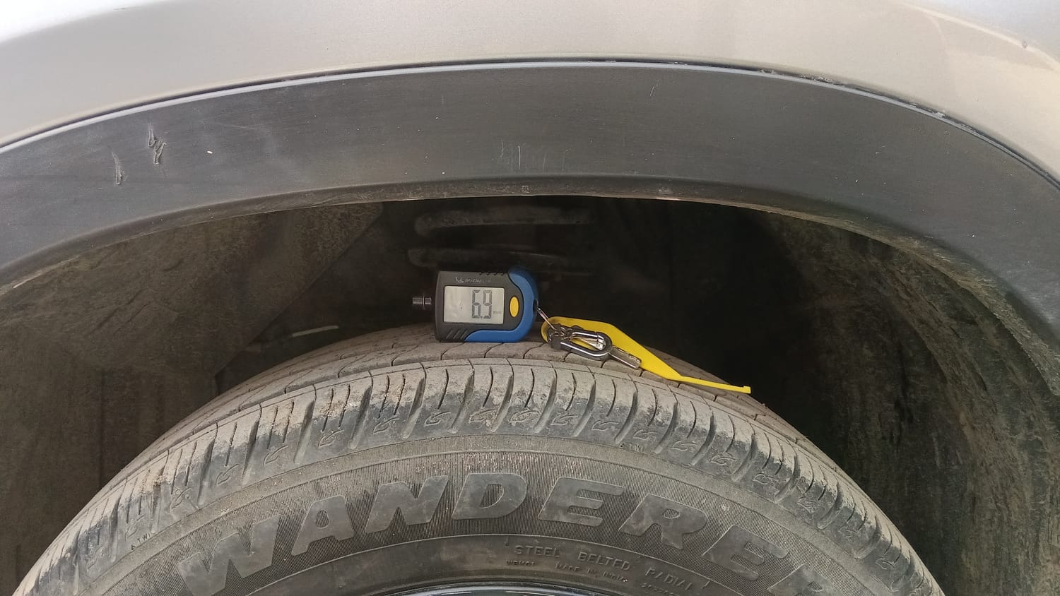 Used 2019 Maruti Suzuki Vitara Brezza [2016-2020] ZDi Diesel Manual tyres LEFT FRONT TYRE TREAD VIEW