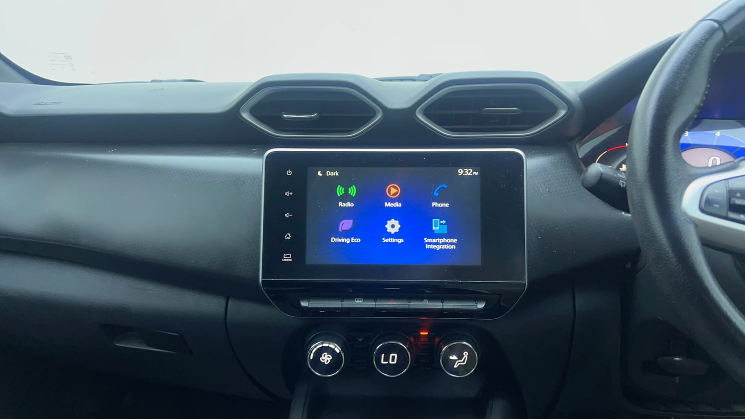 Used 2021 Nissan Magnite XV Premium Turbo CVT Petrol Automatic top_features Integrated (in-dash) music system