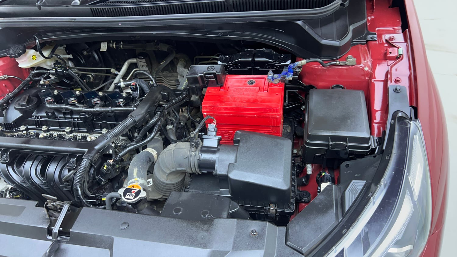 Used 2022 Hyundai i20 Asta (O) 1.2 IVT Petrol Automatic engine ENGINE LEFT SIDE VIEW