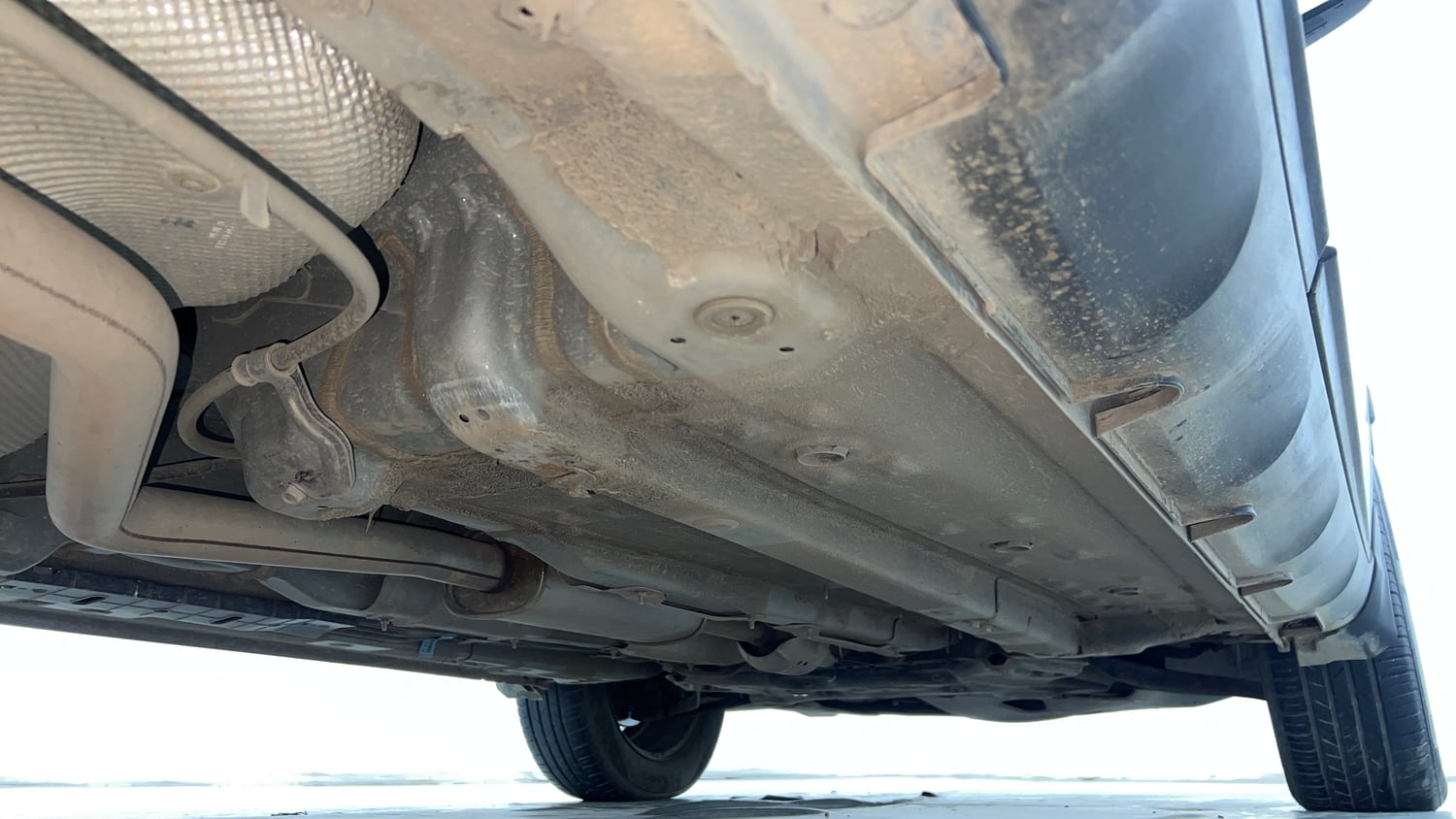 Used 2022 Hyundai Venue S (O) 1.0 Turbo DCT Petrol Automatic extra REAR RIGHT UNDERBODY VIEW