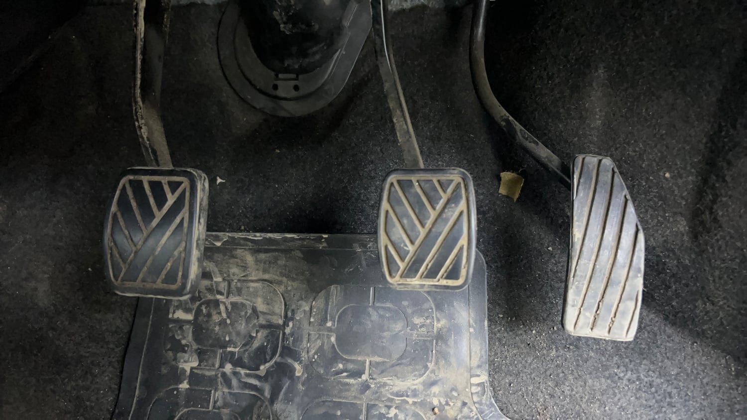 Used 2014 Maruti Suzuki Wagon R LXI Petrol Manual interior PEDALS VIEW