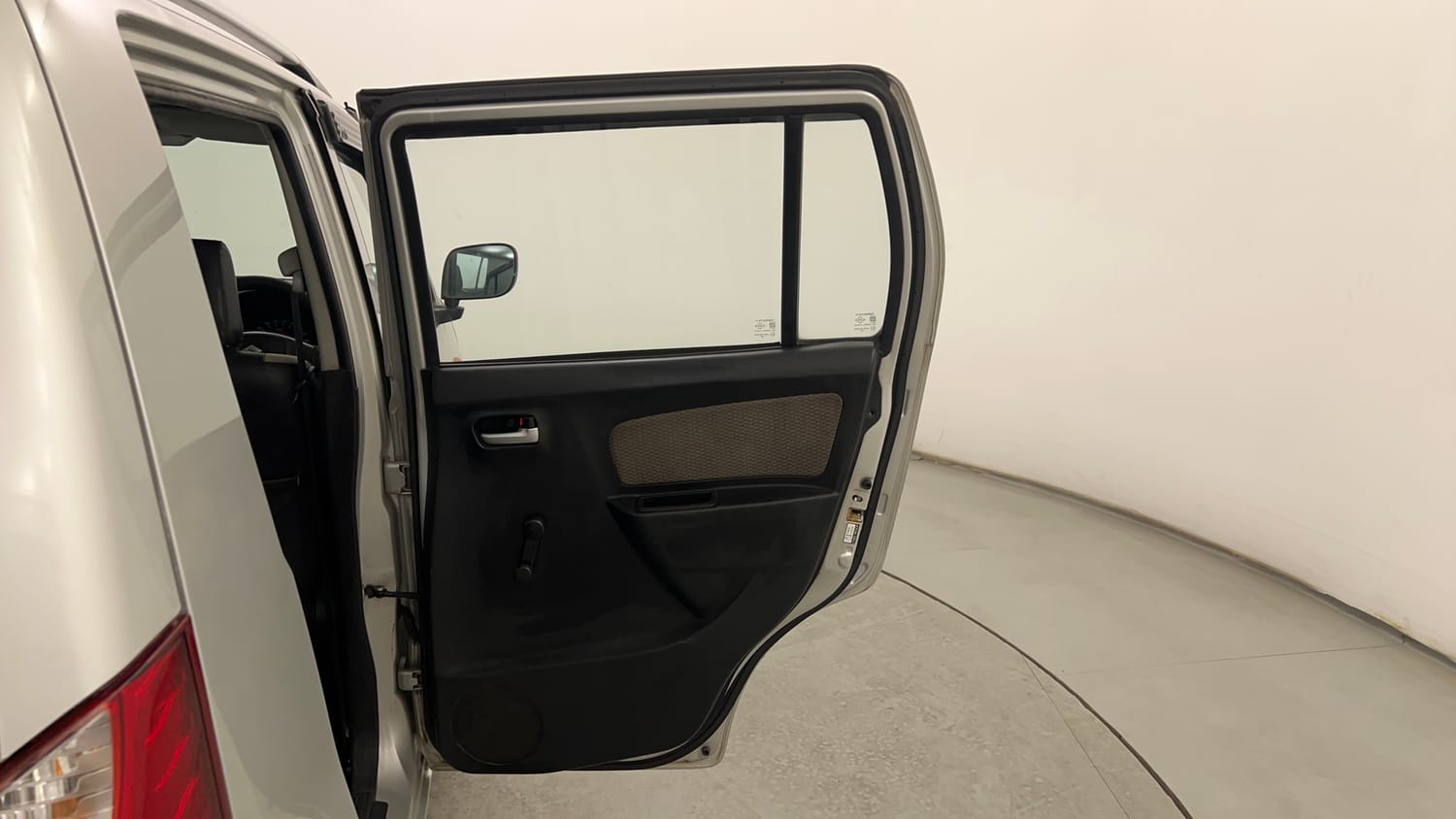 Used 2014 Maruti Suzuki Wagon R LXI CNG Cng Manual interior RIGHT REAR DOOR OPEN VIEW