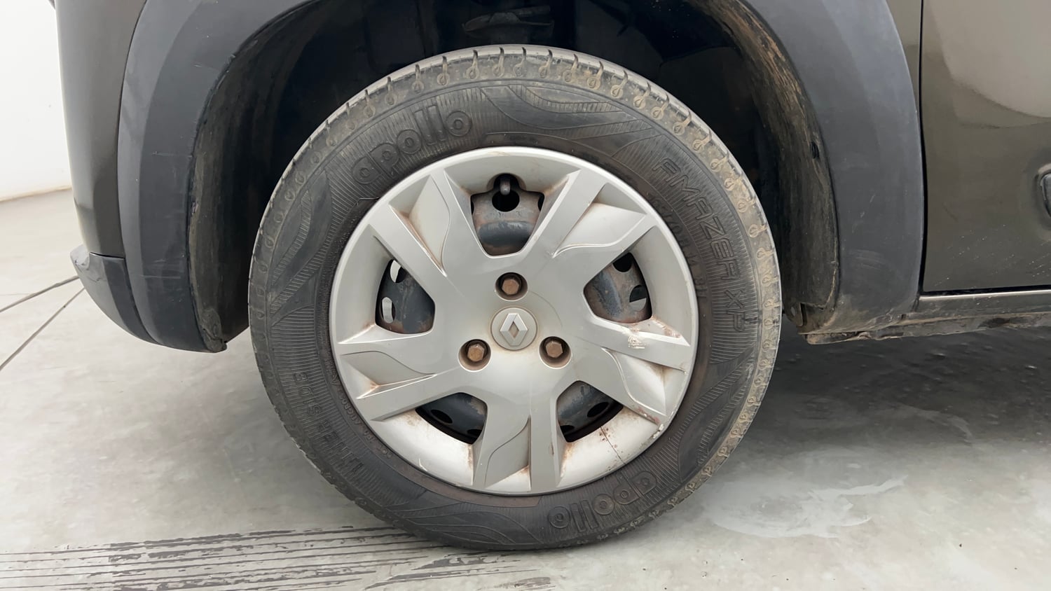 Used 2021 Renault Kwid RXT 1.0 (O) Petrol Manual tyres LEFT FRONT TYRE RIM VIEW