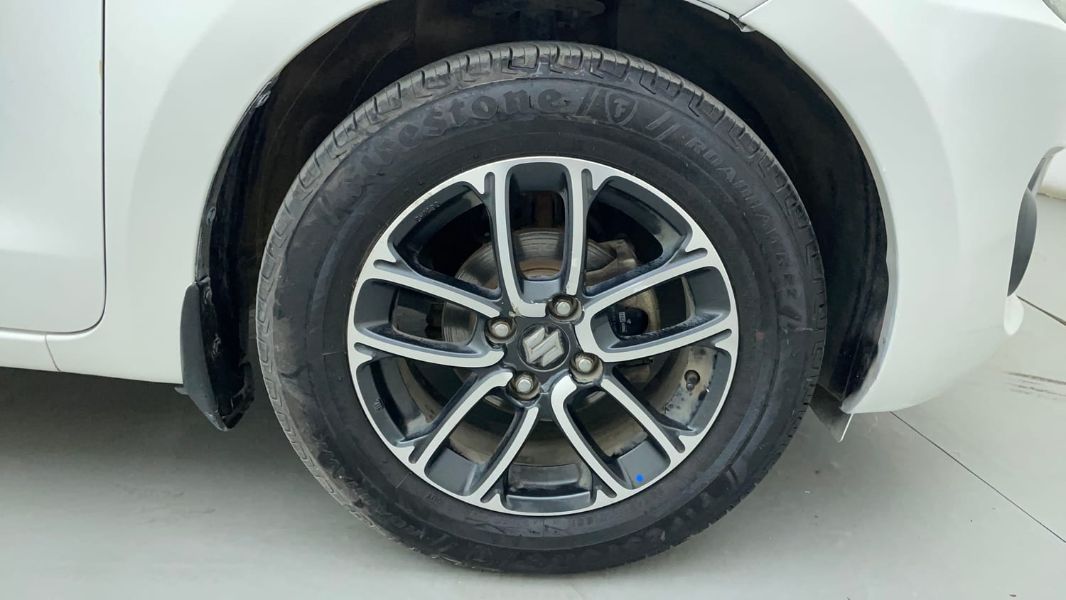 Used 2019 Maruti Suzuki Swift ZXi Plus AMT Petrol Automatic tyres RIGHT FRONT TYRE RIM VIEW