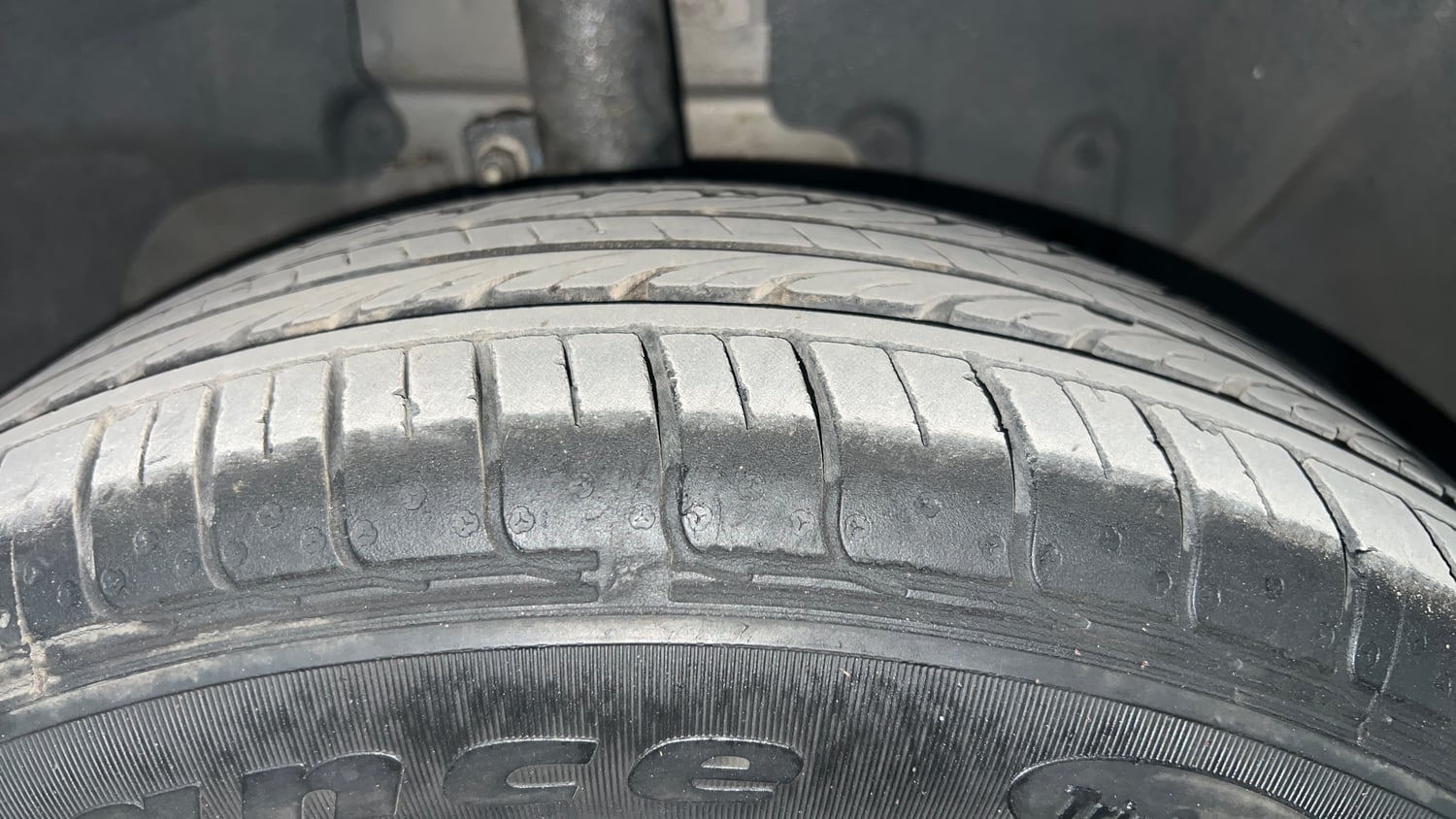 Used 2016 Ford EcoSport Ambiente 1.5L TDCi Diesel Manual tyres RIGHT FRONT TYRE TREAD VIEW