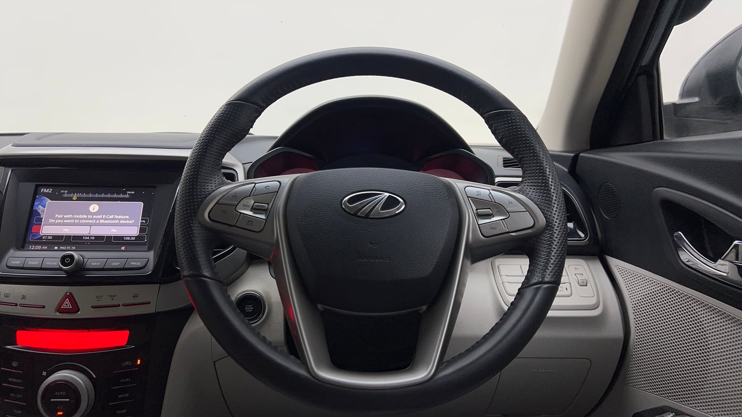 Used 2022 Mahindra XUV 300 W8 (O) 1.2 Petrol AMT Petrol Automatic interior STEERING VIEW