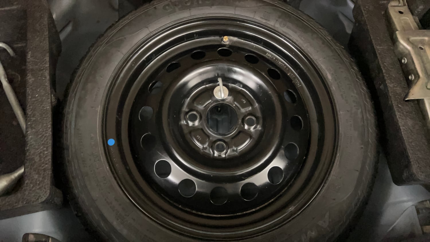 Used 2014 Maruti Suzuki Wagon R VXI Petrol Manual tyres SPARE TYRE VIEW