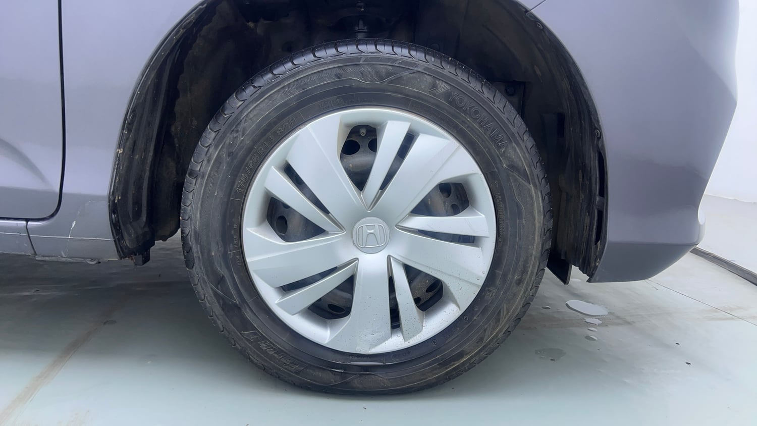 Used 2019 Honda Amaze 1.2 S MT Petrol Petrol Manual tyres RIGHT FRONT TYRE RIM VIEW