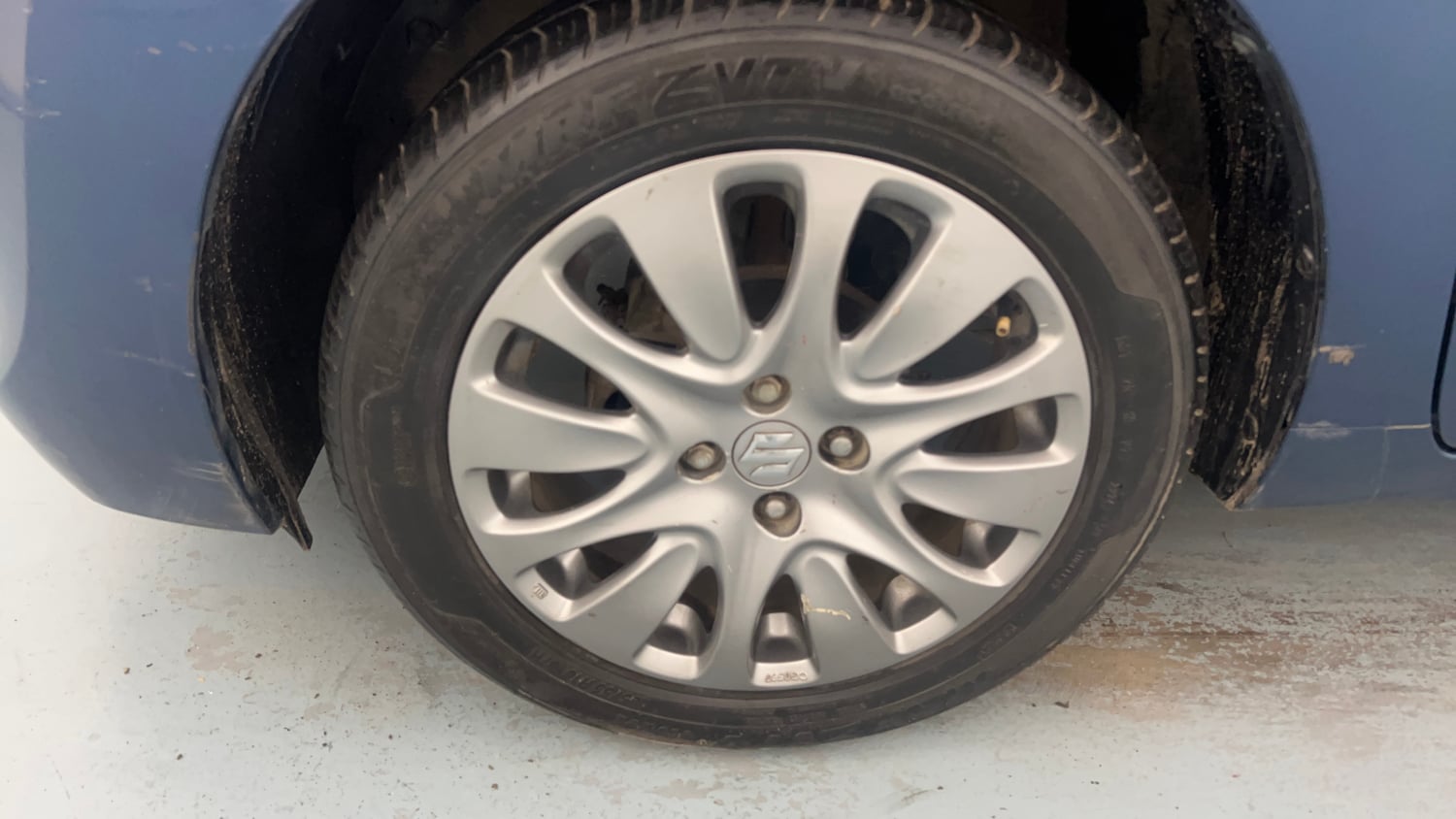 Used 2017 Maruti Suzuki Baleno Zeta 1.3 Diesel Manual tyres LEFT FRONT TYRE RIM VIEW