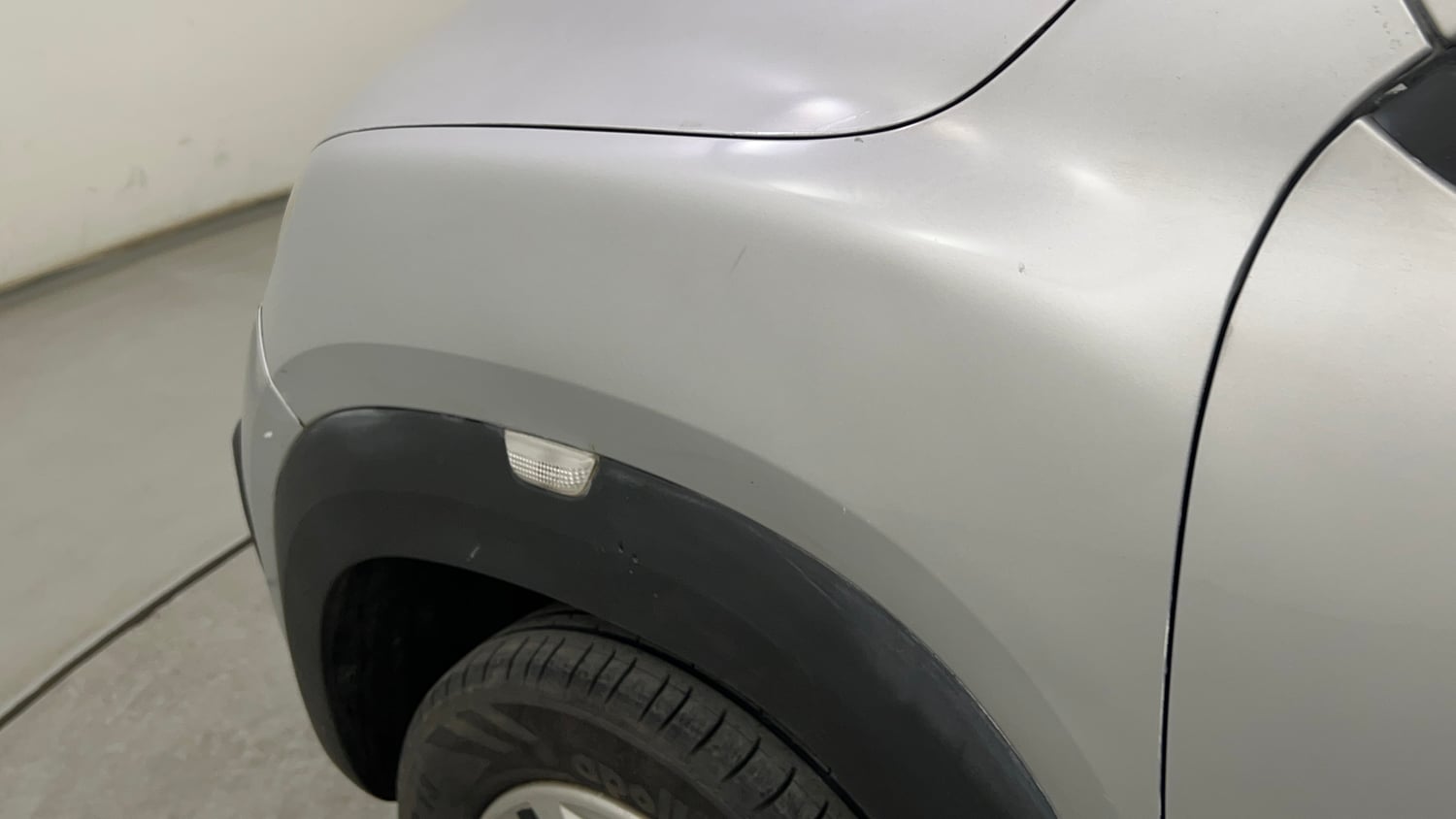 Used 2016 Renault Kwid RXT Petrol Manual dents MINOR SCRATCH