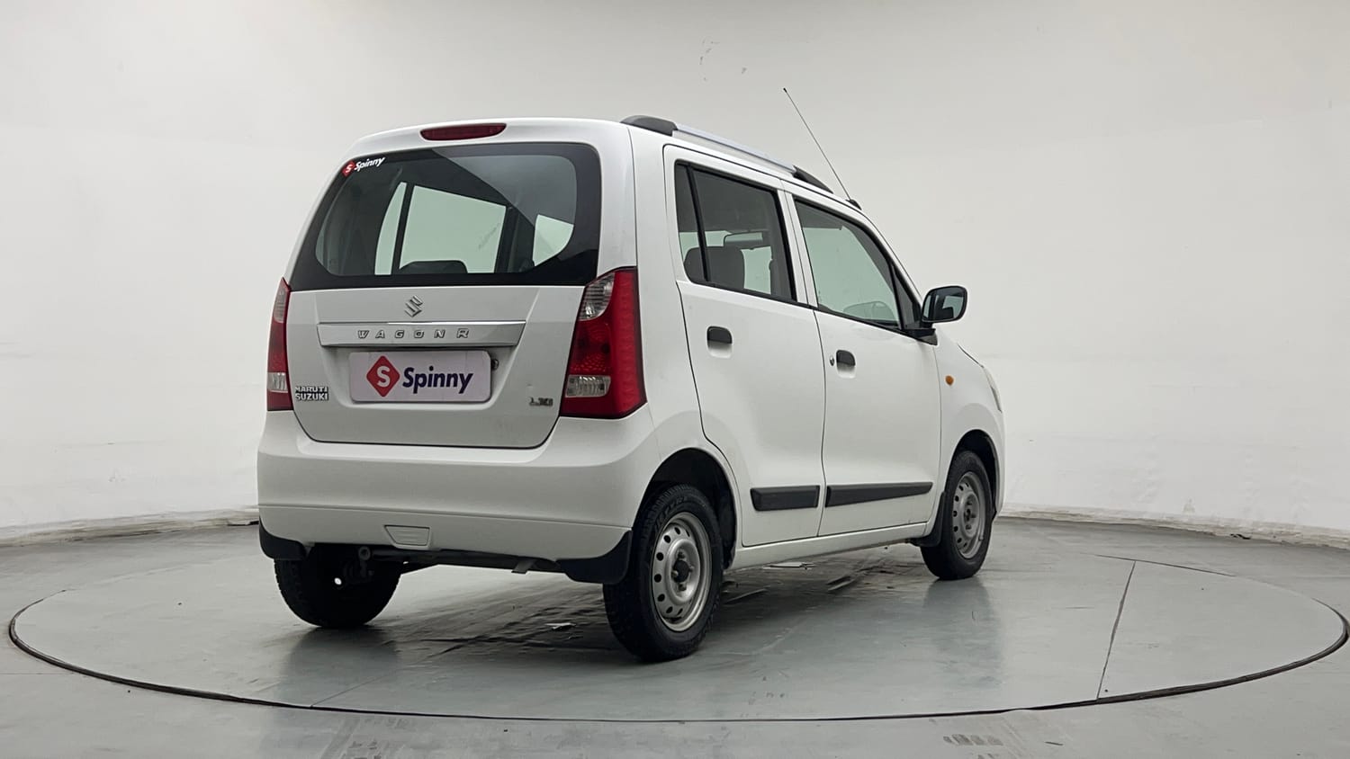 Used 2013 Maruti Suzuki Wagon R LXI Petrol Manual exterior RIGHT REAR CORNER VIEW