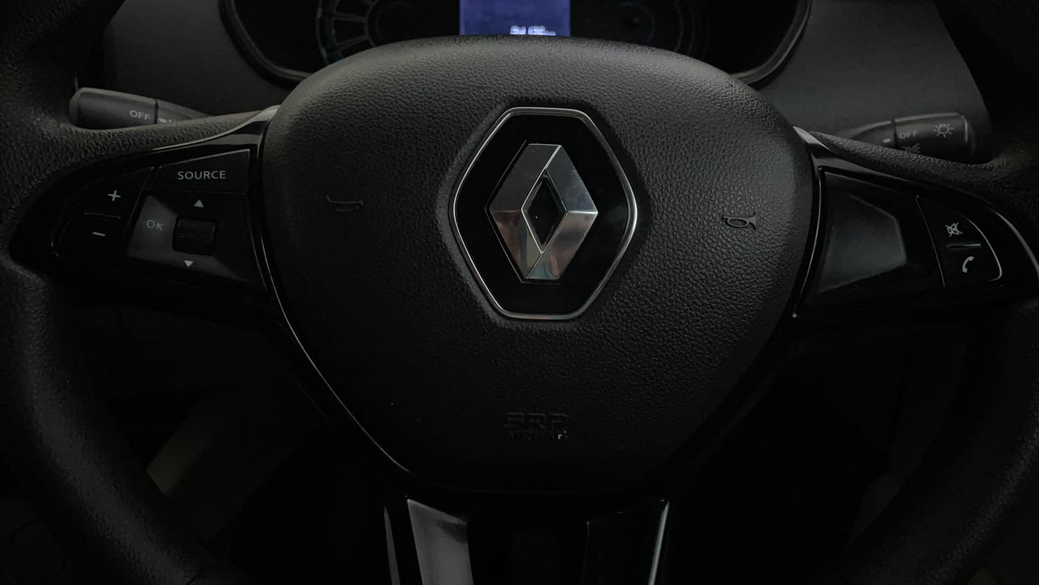 Used 2024 Renault Triber RXT Petrol Manual top_features Airbags