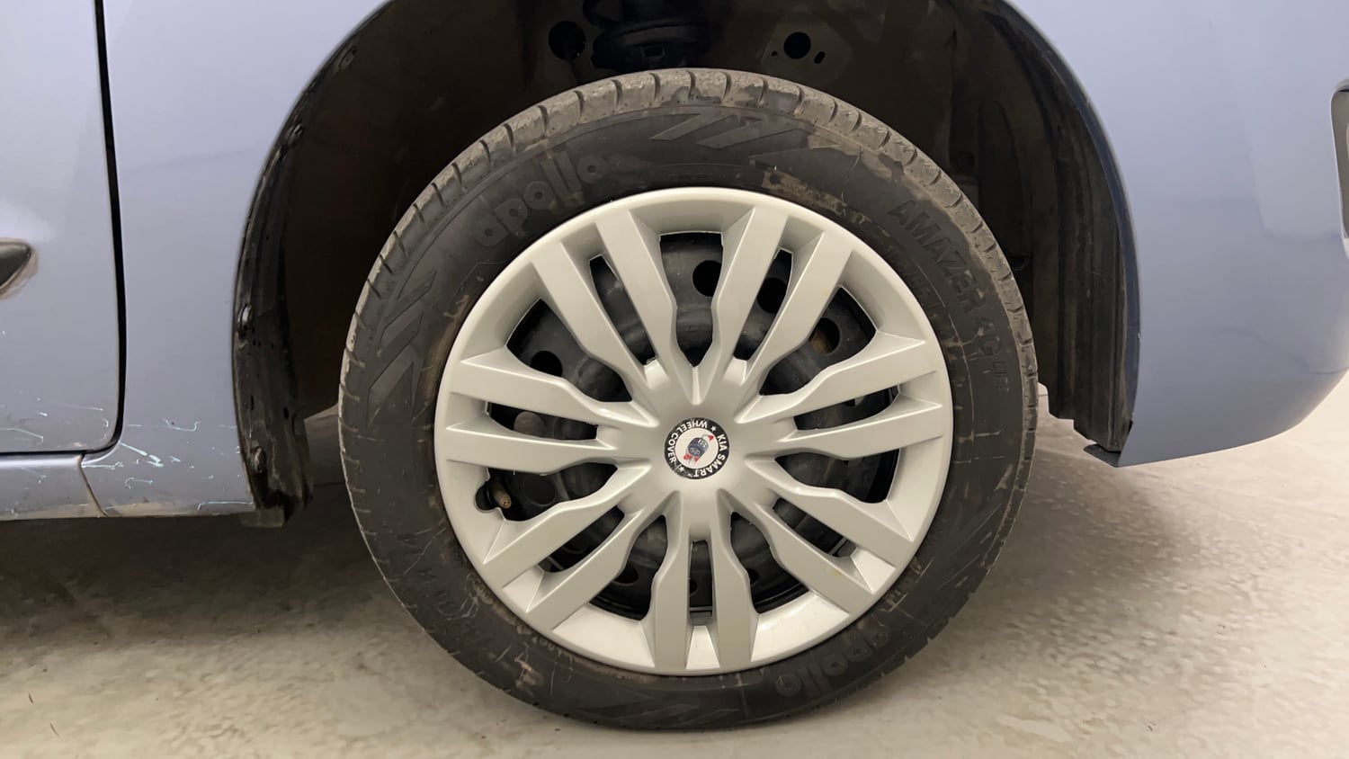 Used 2014 Maruti Suzuki Wagon R VXI Petrol Manual tyres RIGHT FRONT TYRE RIM VIEW