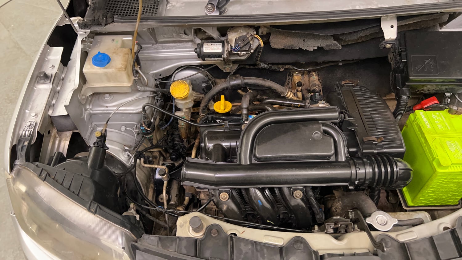 Used 2016 Renault Kwid RXT Petrol Manual engine ENGINE RIGHT SIDE VIEW