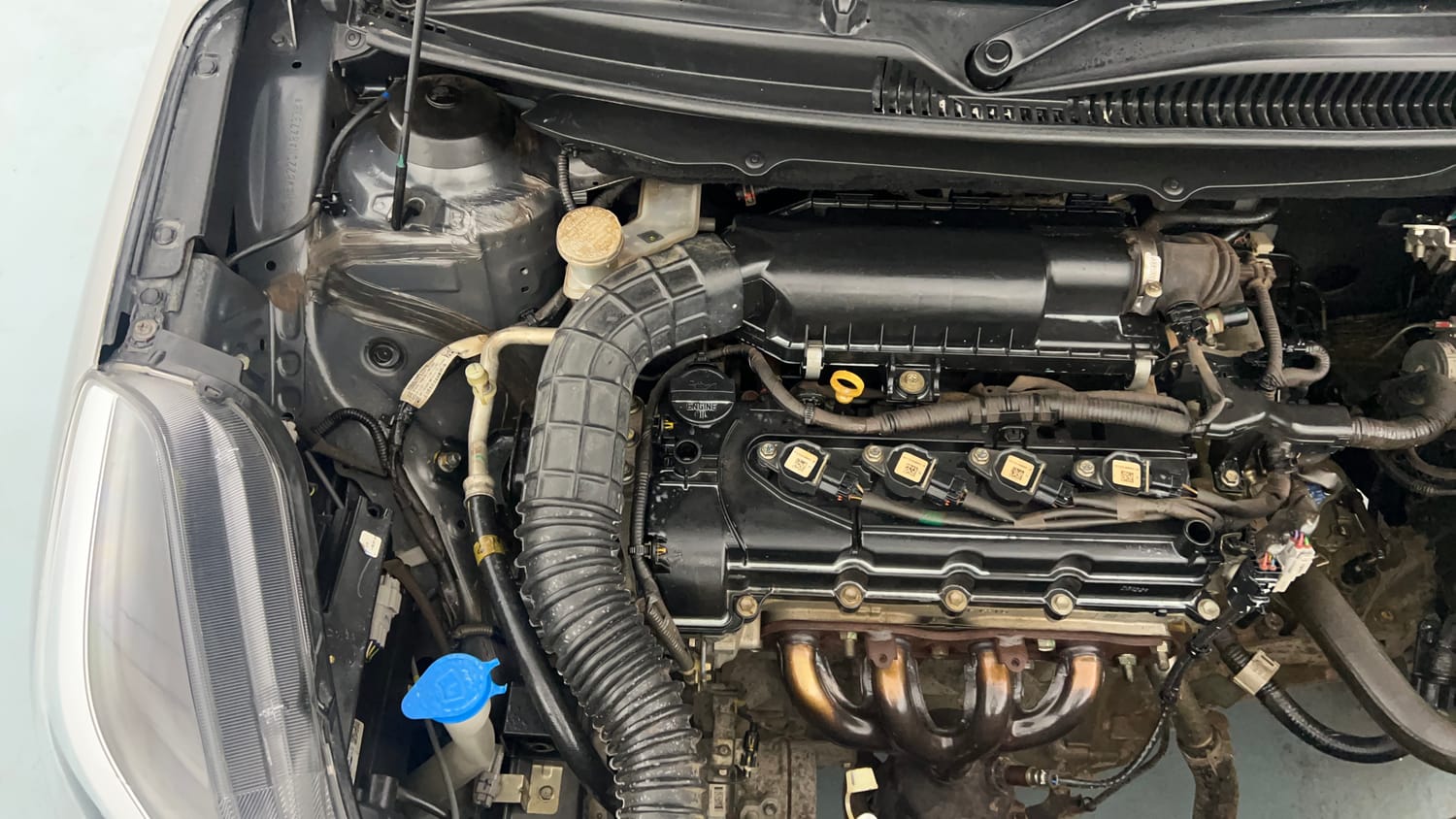 Used 2022 Maruti Suzuki Baleno Zeta Petrol Manual engine ENGINE RIGHT SIDE VIEW
