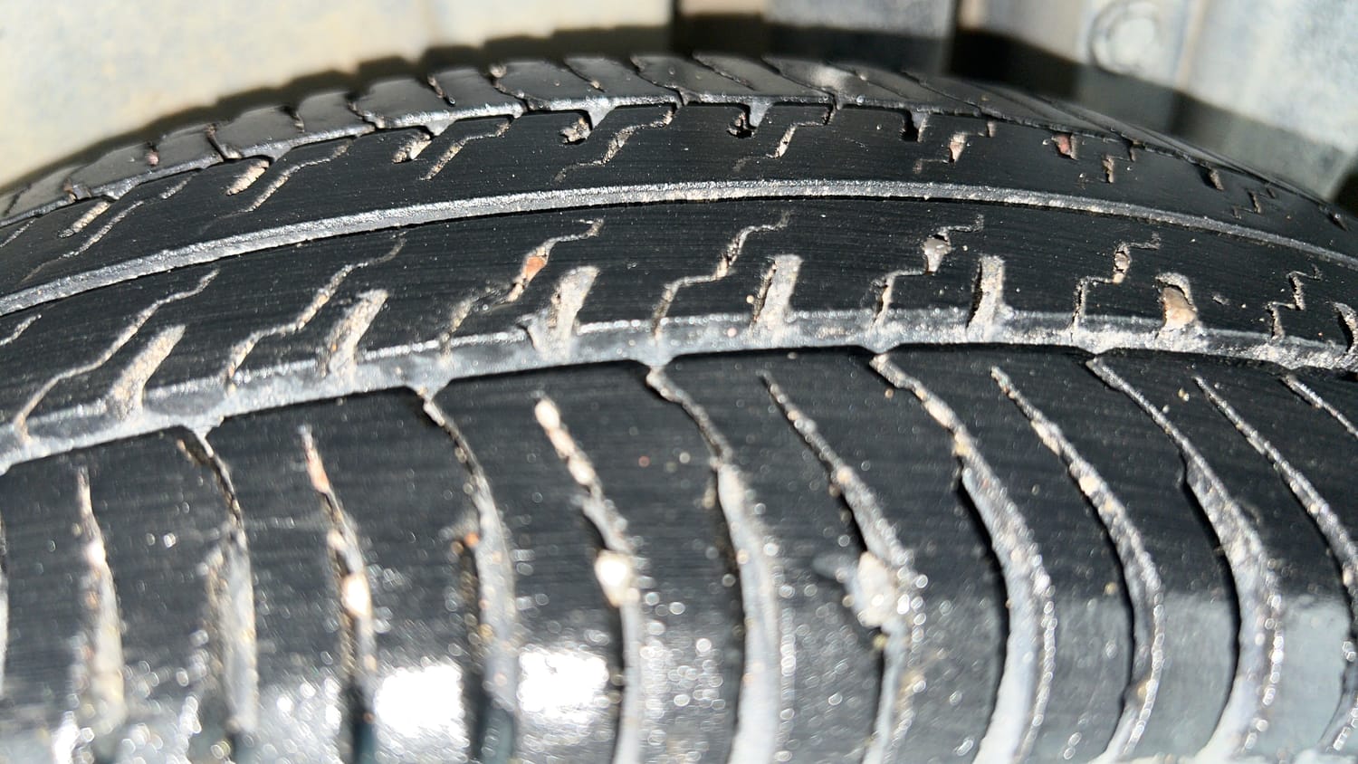 Used 2016 Maruti Suzuki Swift VXi Petrol Manual tyres LEFT REAR TYRE TREAD VIEW