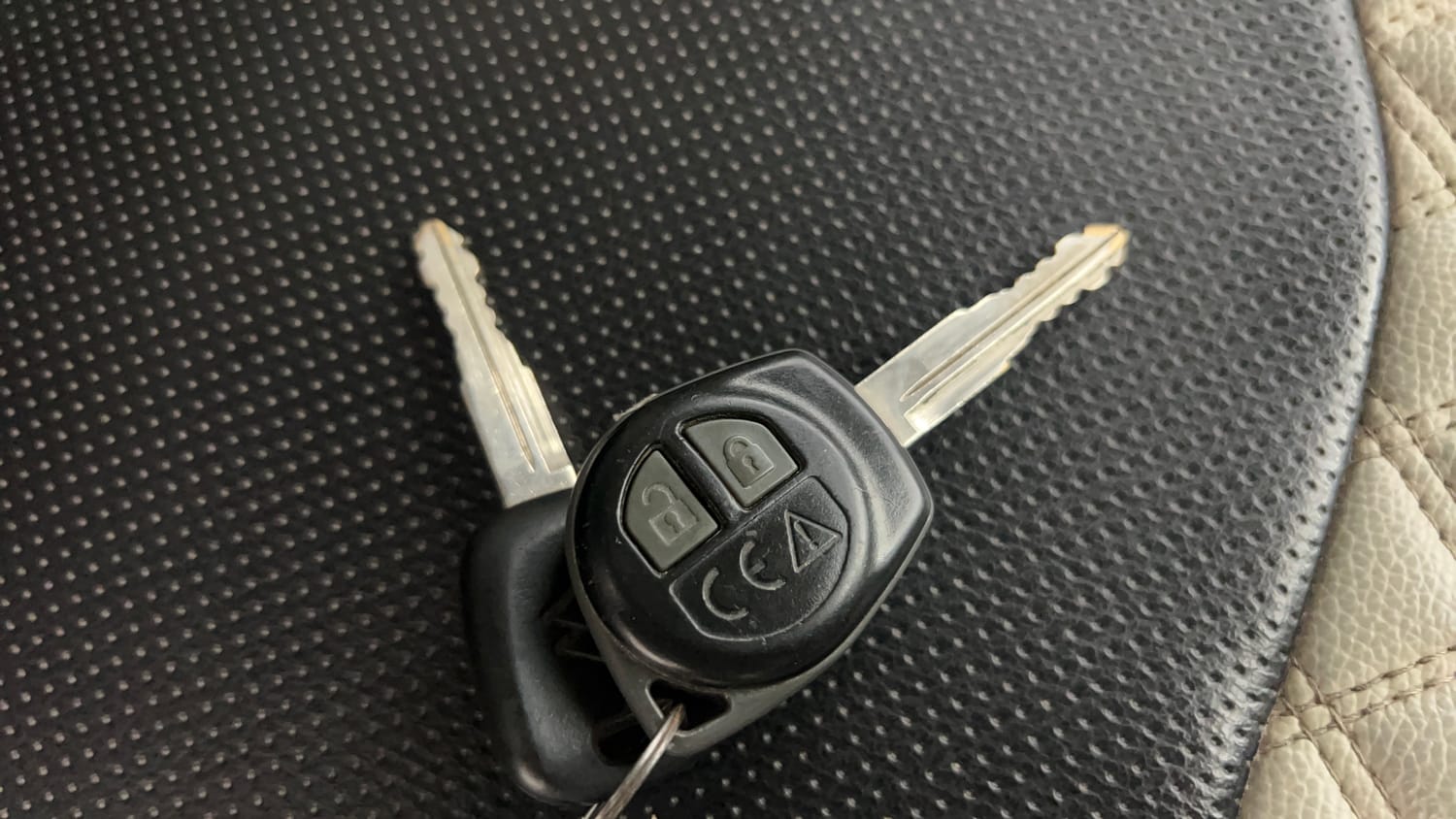Used 2020 Maruti Suzuki Celerio ZXi Petrol Manual extra CAR KEY VIEW
