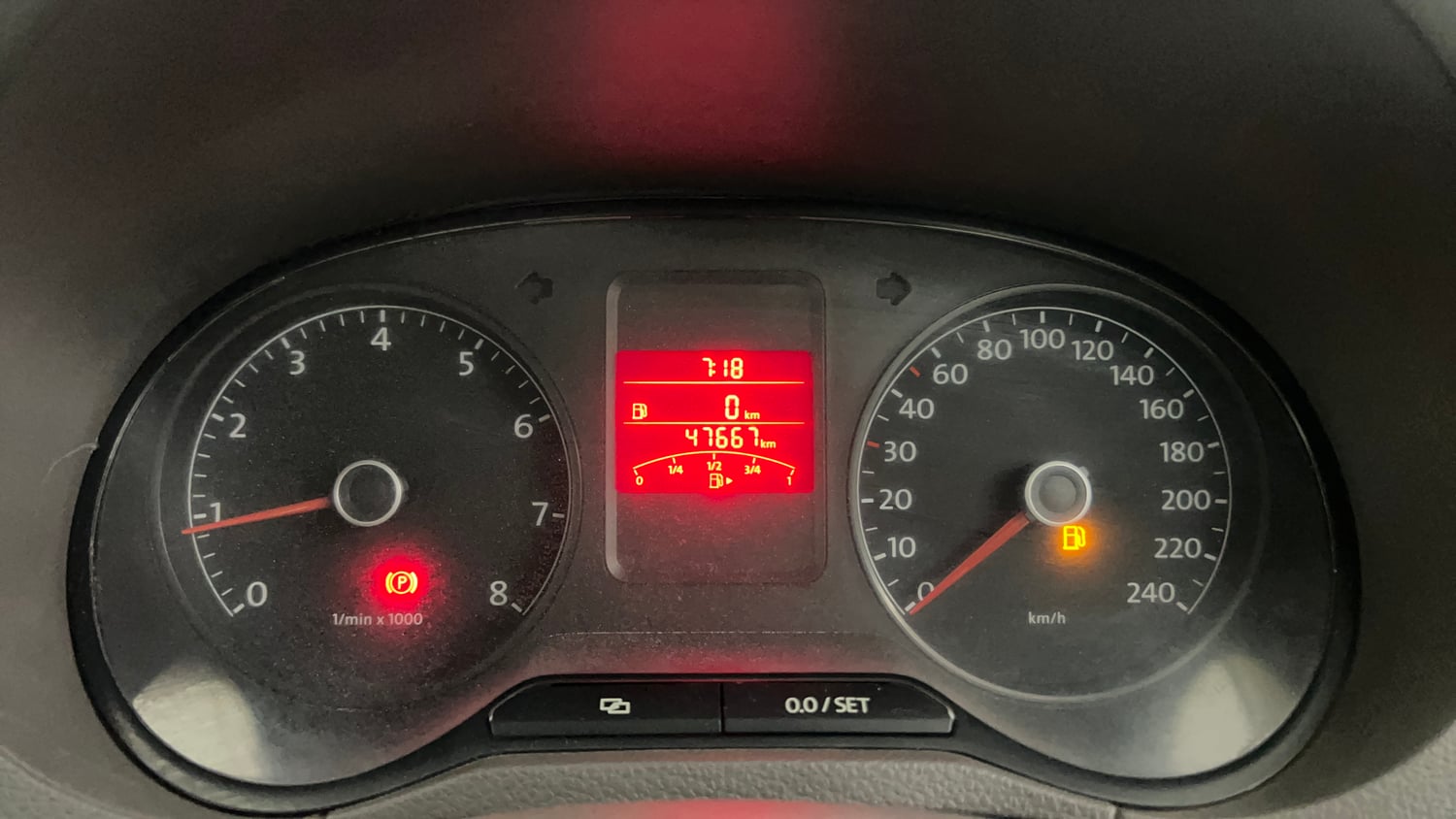 Used 2014 Volkswagen Vento Highline Petrol Petrol Manual interior CLUSTERMETER VIEW