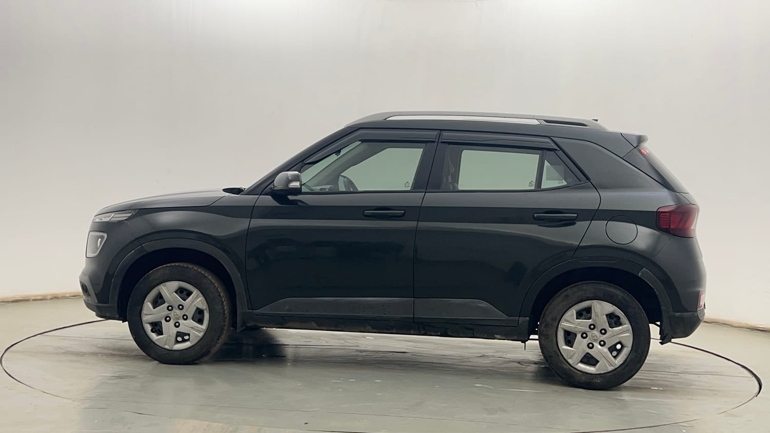 Used 2021 Hyundai Venue S Plus 1.2 Petrol Petrol Manual exterior LEFT SIDE VIEW
