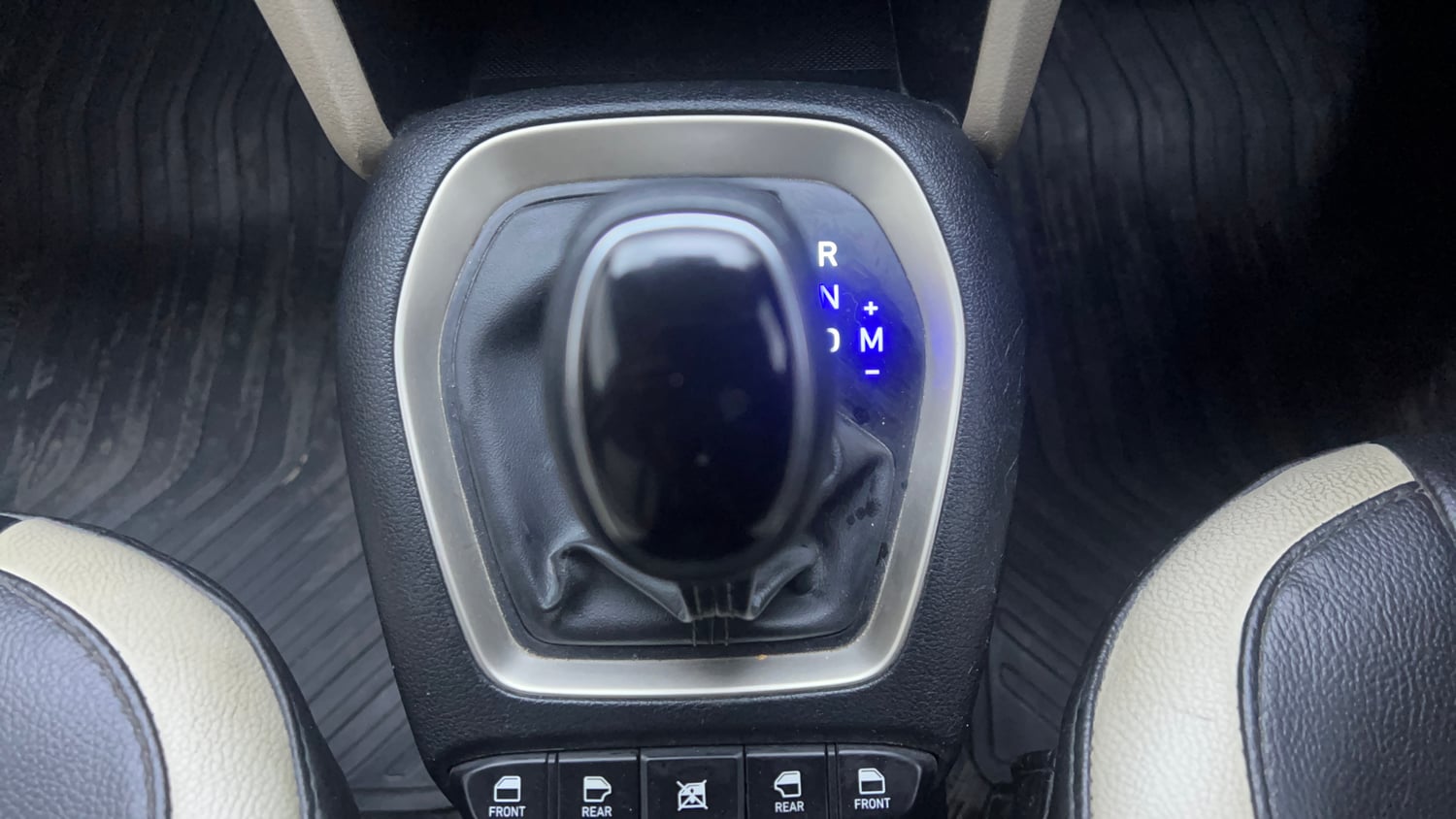Used 2019 Hyundai Santro Sportz AMT Petrol Automatic interior GEAR  KNOB VIEW