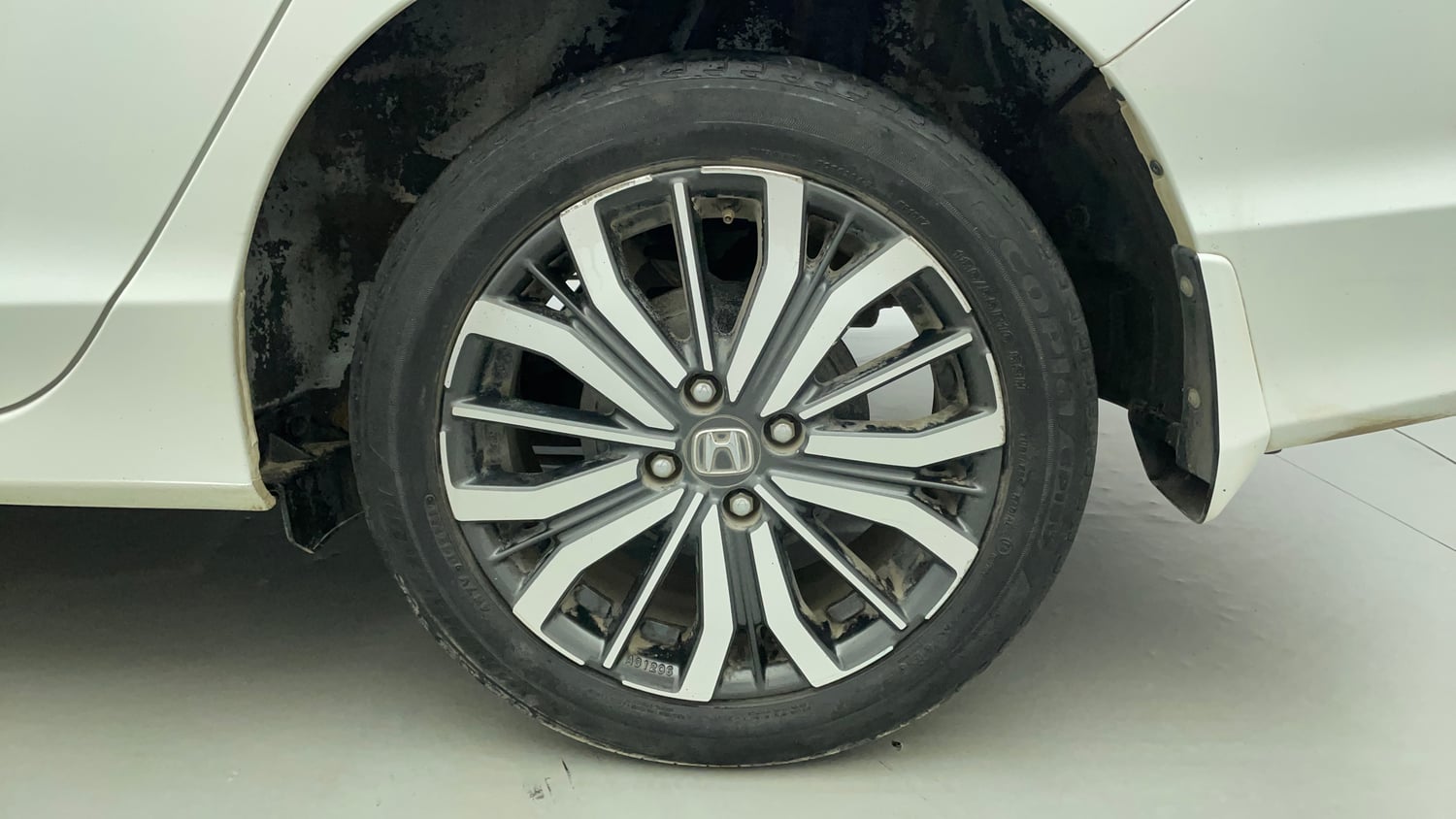 Used 2020 Honda City VX CVT Petrol Petrol Automatic tyres LEFT REAR TYRE RIM VIEW