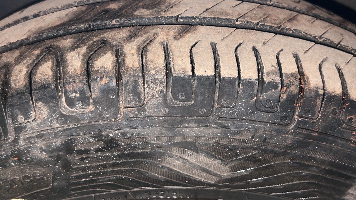 Used 2015 Maruti Suzuki Swift Dzire VXI Petrol Manual tyres RIGHT FRONT TYRE TREAD VIEW