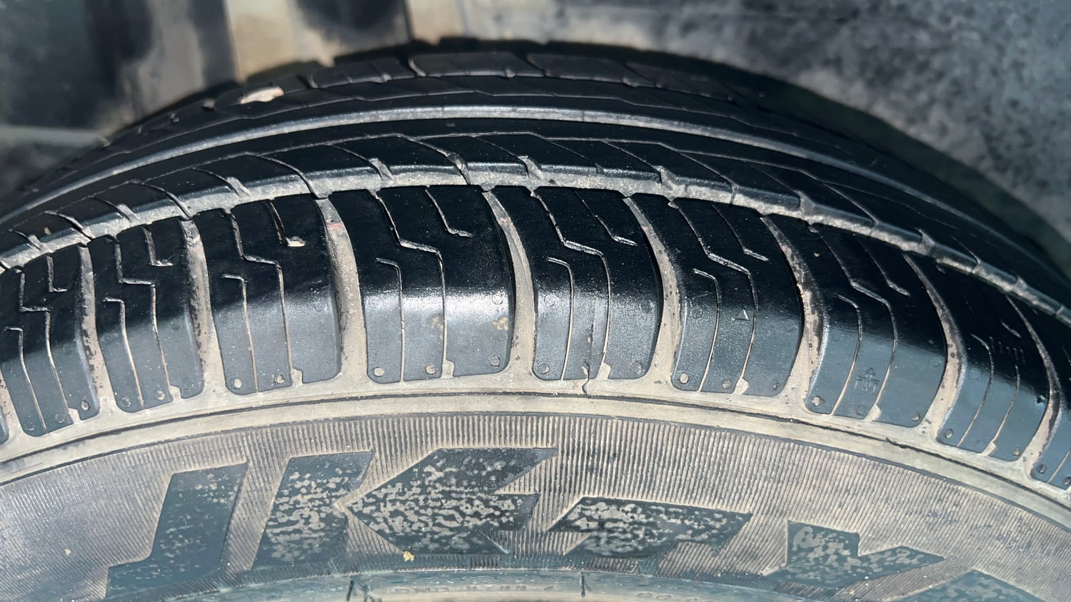 Used 2019 Maruti Suzuki Dzire VXi Petrol Manual tyres RIGHT REAR TYRE TREAD VIEW