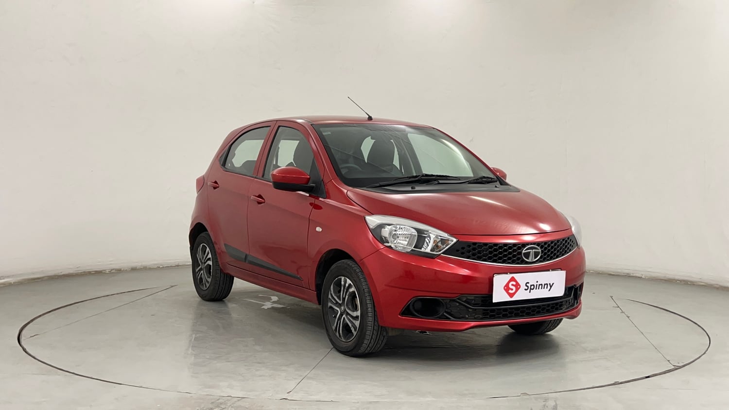 Used 2019 Tata Tiago Revotron XZA Petrol Automatic exterior RIGHT FRONT CORNER VIEW