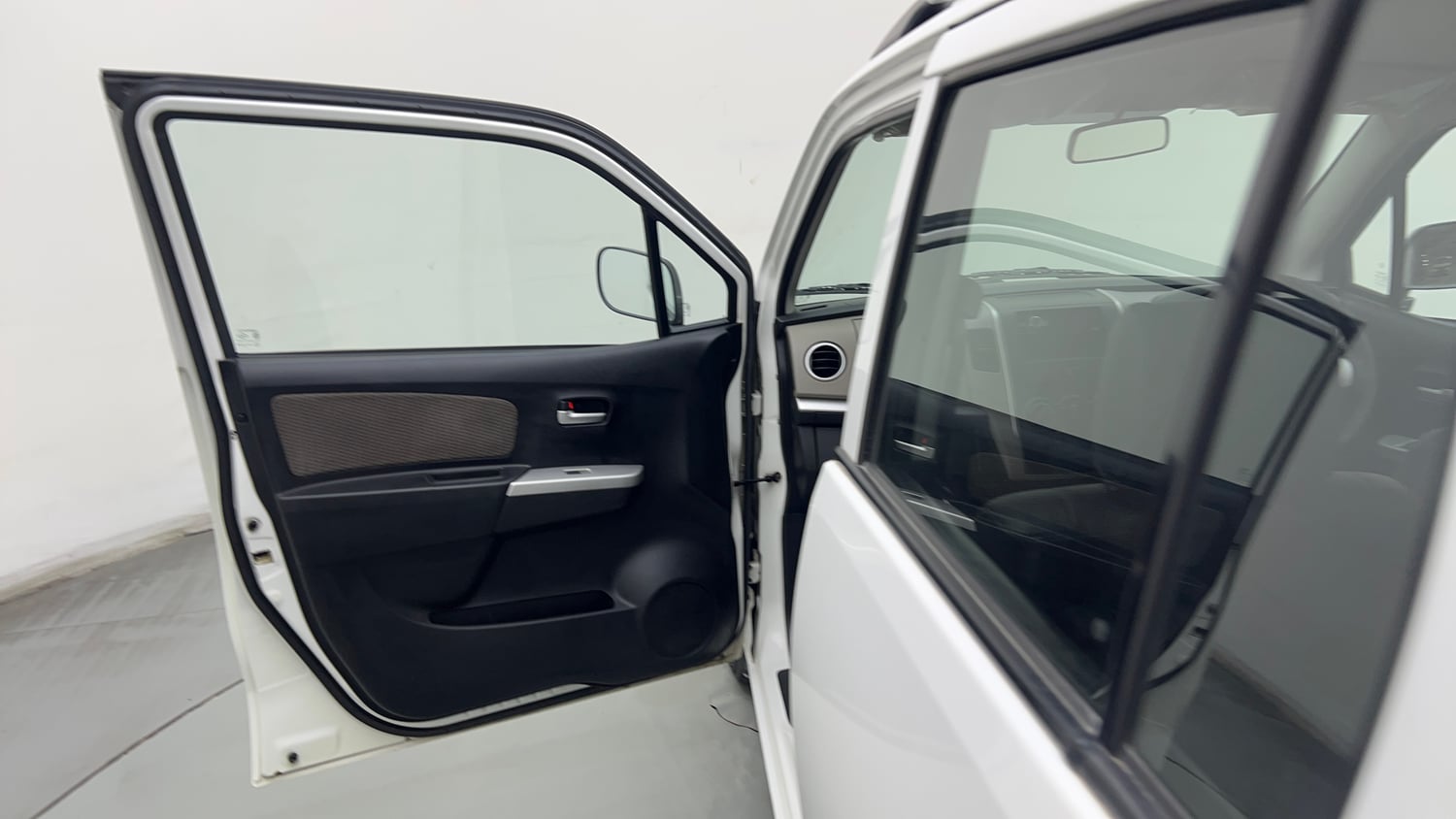 Used 2013 Maruti Suzuki Wagon R LXI Petrol Manual interior LEFT FRONT DOOR OPEN VIEW