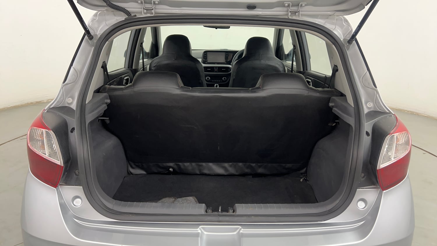 Used 2021 Hyundai Grand i10 Nios Sportz AMT 1.2 Kappa VTVT Petrol Automatic interior DICKY INSIDE VIEW