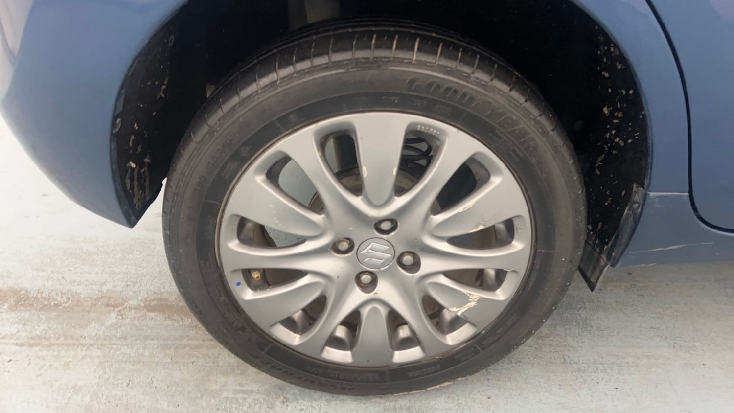 Used 2017 Maruti Suzuki Baleno Zeta 1.3 Diesel Manual tyres RIGHT REAR TYRE RIM VIEW
