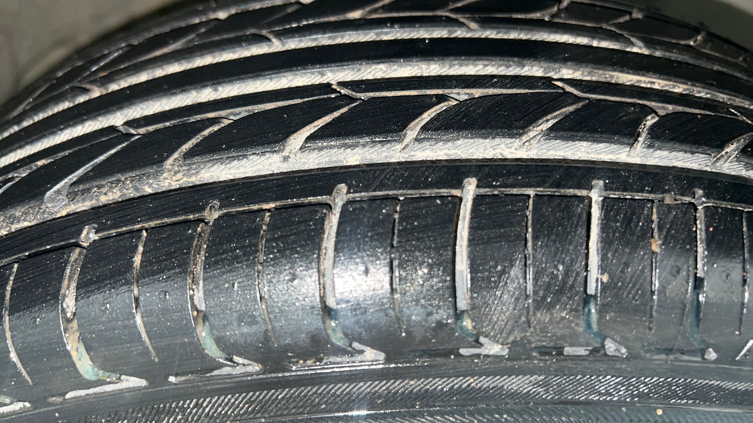 Used 2015 Maruti Suzuki Wagon R VXI Petrol Manual tyres RIGHT FRONT TYRE TREAD VIEW