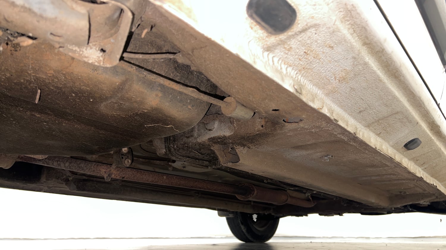 Used 2022 Renault Kwid RXT 1.0 Petrol Manual extra REAR RIGHT UNDERBODY VIEW