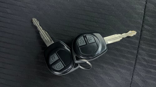 Used 2017 Maruti Suzuki Swift VXi Petrol Manual extra CAR KEY VIEW