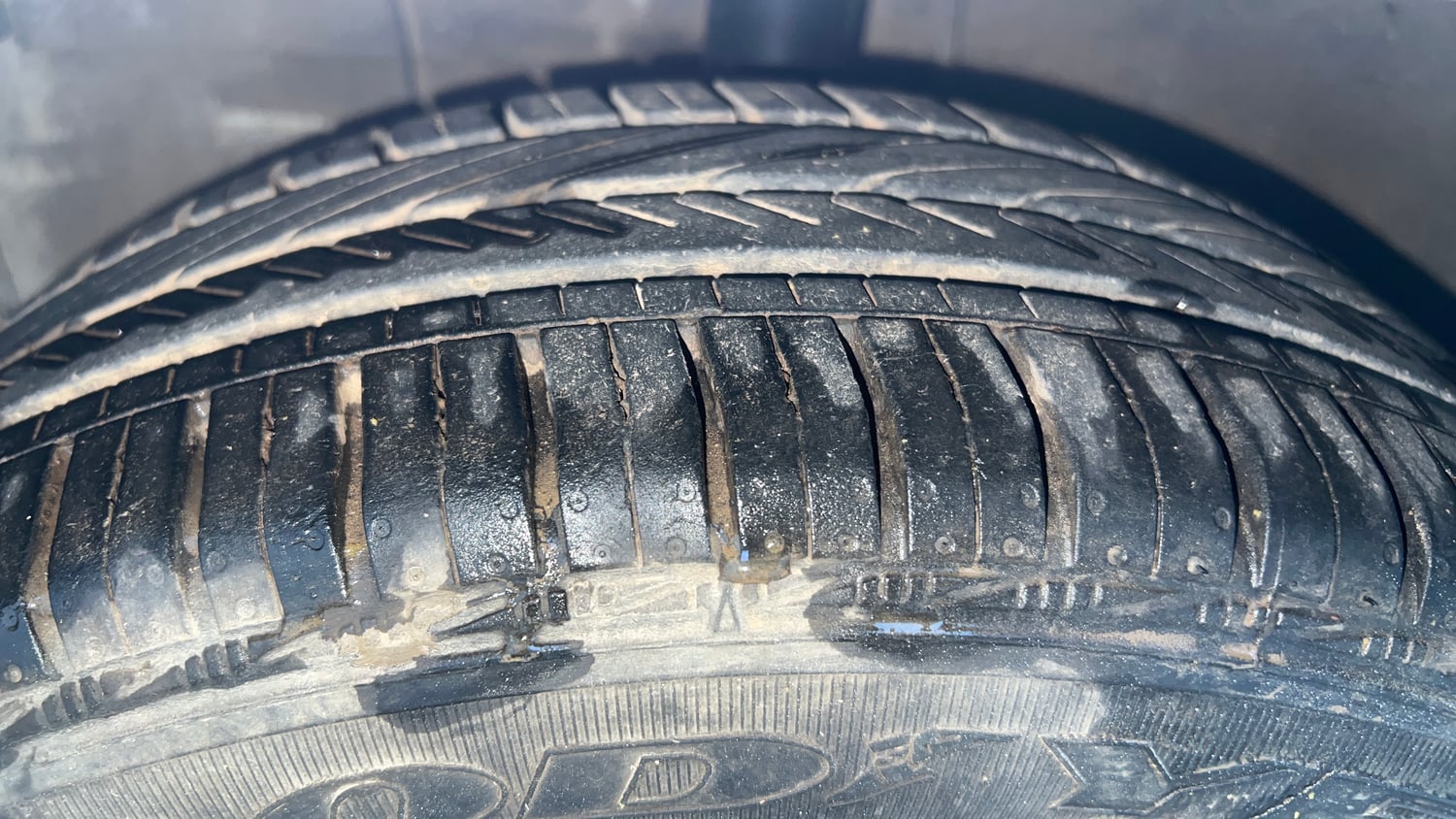 Used 2016 Toyota Etios Liva V Petrol Manual tyres LEFT FRONT TYRE TREAD VIEW