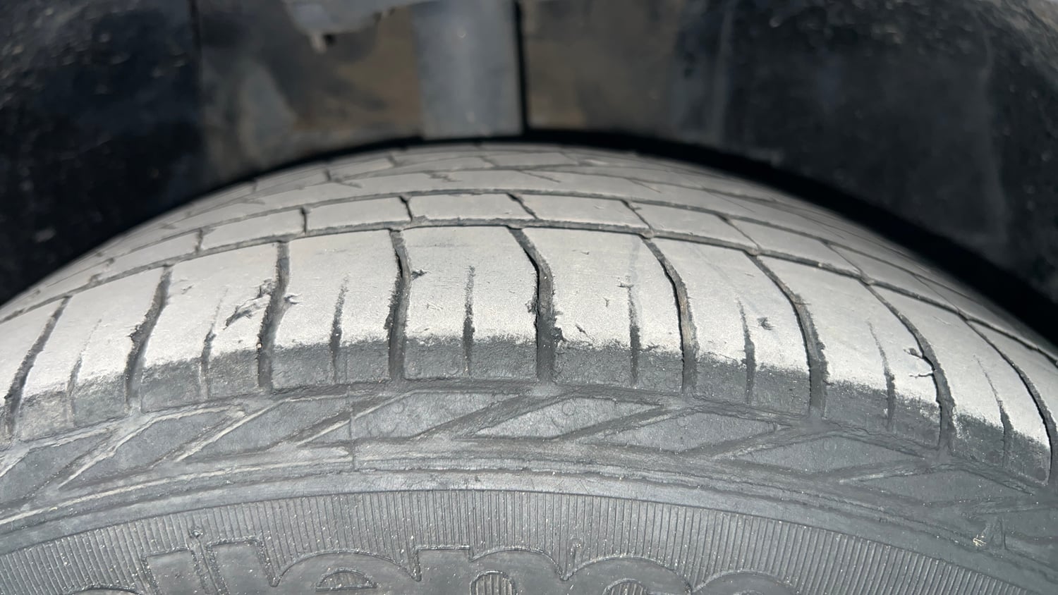 Used 2021 Tata Nexon XZA Plus (O) Diesel Diesel Automatic tyres RIGHT FRONT TYRE TREAD VIEW